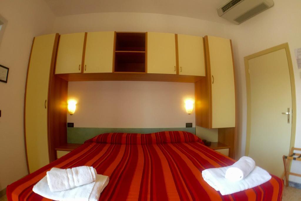 Hotel Mehari Riccione Room photo