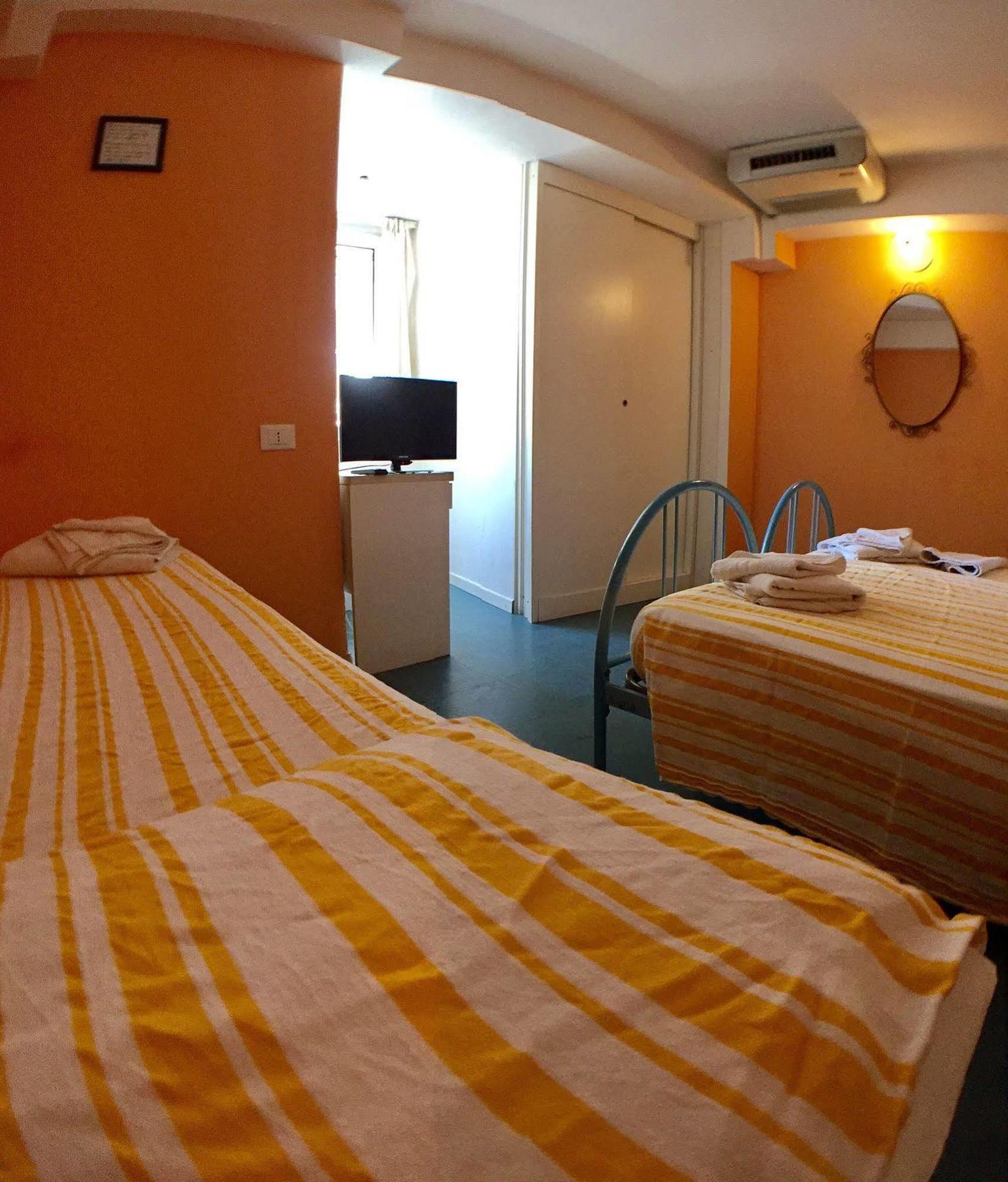 Hotel Mehari Riccione Exterior photo